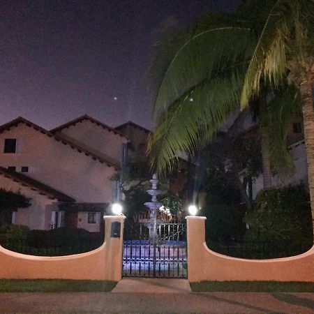 Villa Ikal Playa del Carmen Bagian luar foto